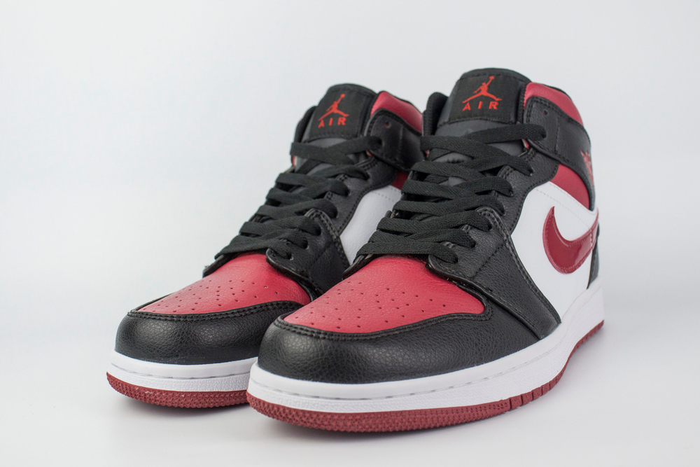 Кроссовки Nike Air Jordan 1 Bred Toe