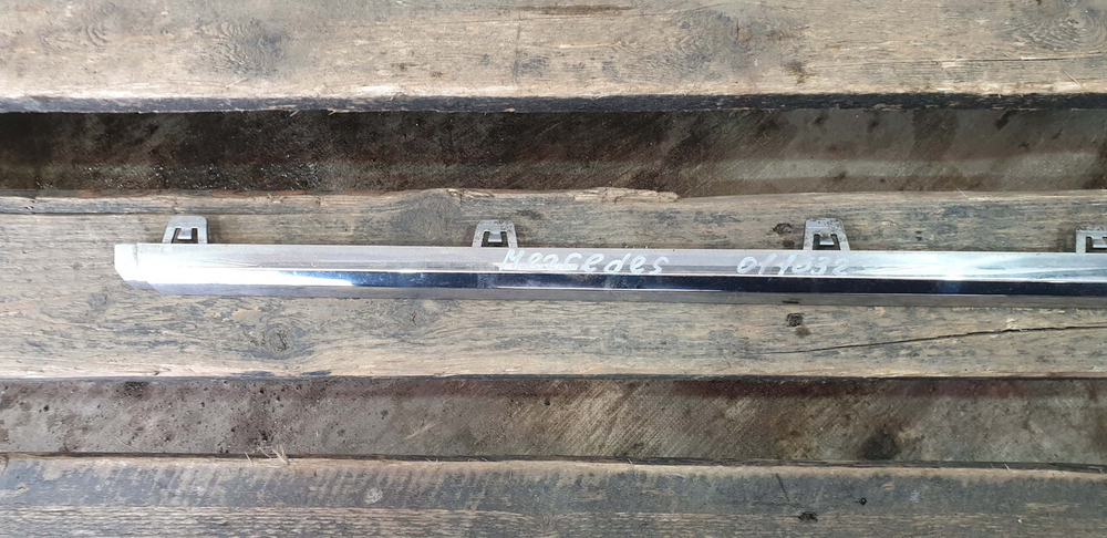 Молдинг порога левый Mercedes E (W213)  Б/У Оригинал A2136980362