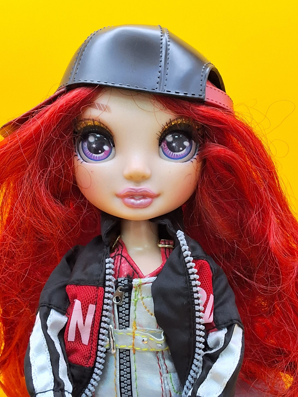 Кукла Rainbow High Ruby Anderson 04106