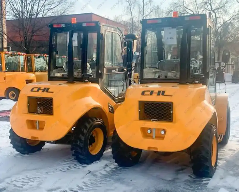 Вилочный дизельный автопогрузчик CHL 3 т высокой проходимости, передний привод