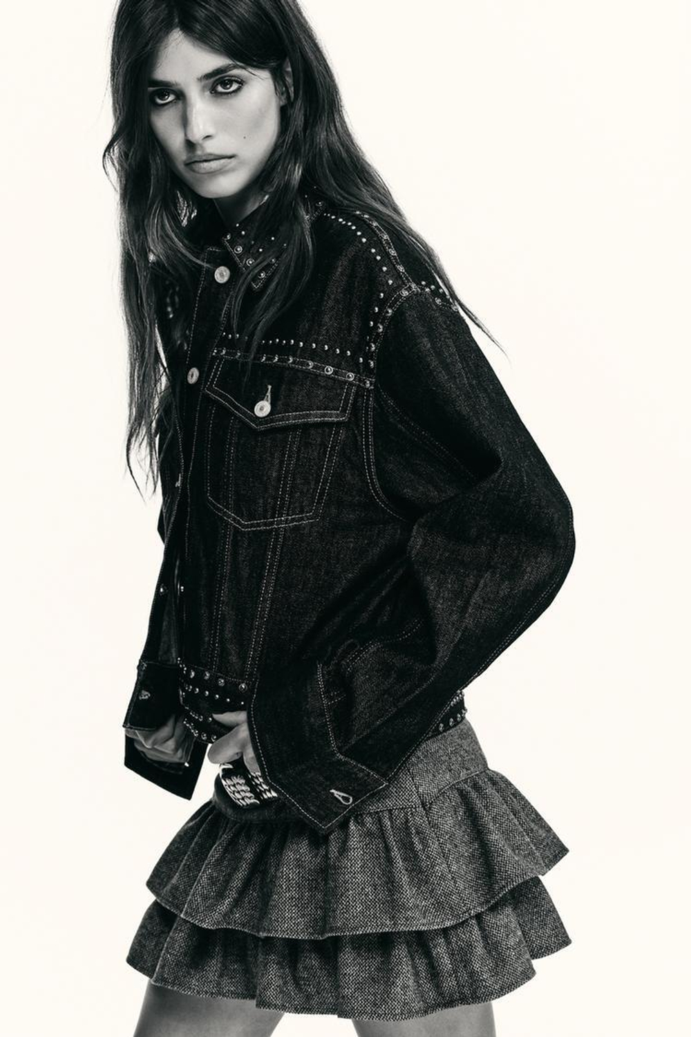 ZARA ДЖИНСОВАЯ КУРТКА С ЗАКЛЕПКАМИ, ТЕМНЫЙ ИНДИГО