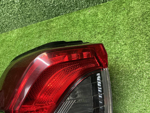 Фонарь левый внешний Toyota RAV4 5 XA50 (18-нв)