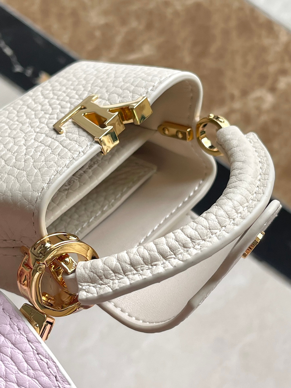 Louis Vuitton Capucines BB