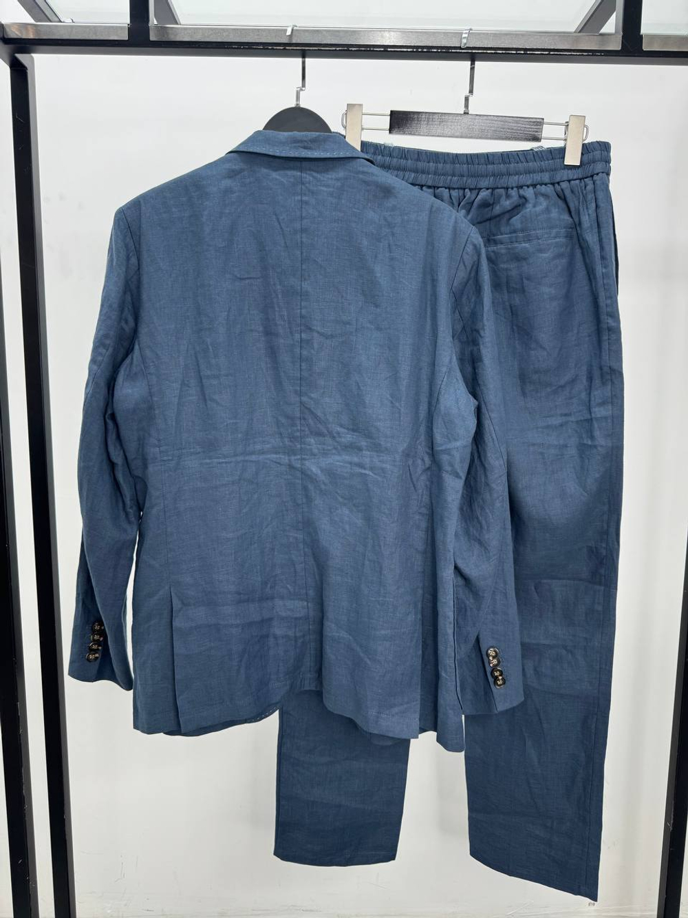 Льняной костюм Kiton