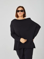 Лонгслив оверсайз с вырезом лодочка черный