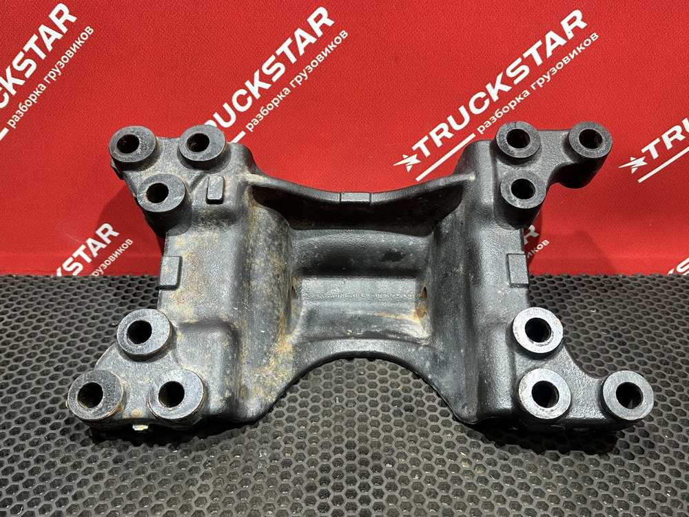 Кронштейн траверсы под КПП правый