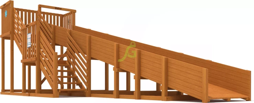 Зимняя деревянная горка большая