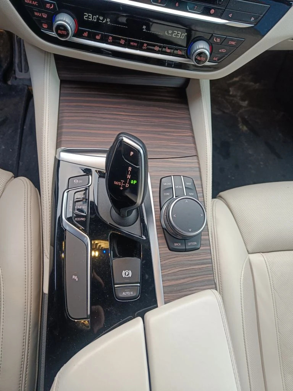 BMW 5-SERIES 530d AT xDrive M Sport