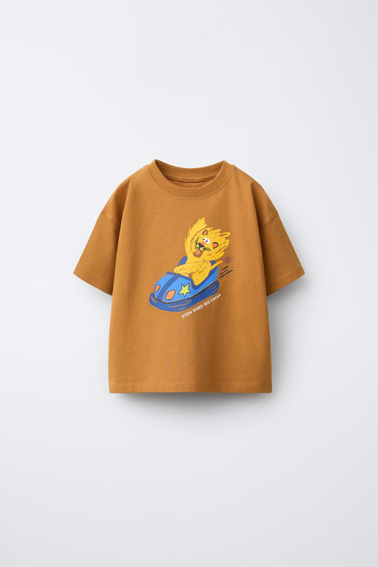 ZARA ФУТБОЛКА С ПРИНТОМ, ОХРА