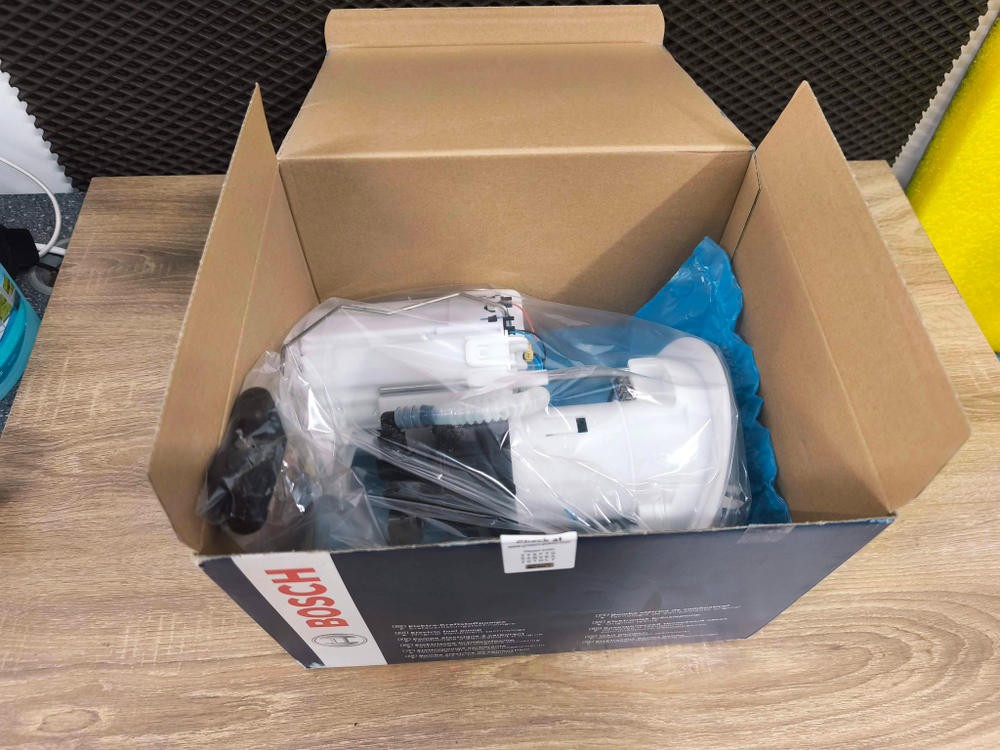 Насос топливный в бак Audi  A4  8KH B8 A5/S5 8TA