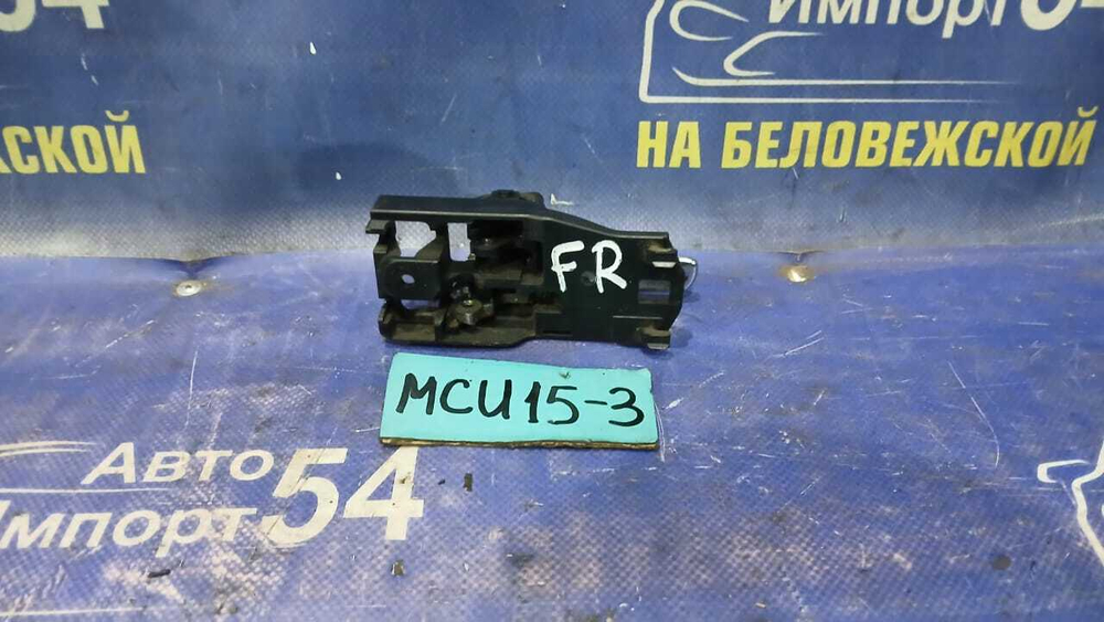 Ручка двери передней правой салонная TOYOTA HARRIER 2000
