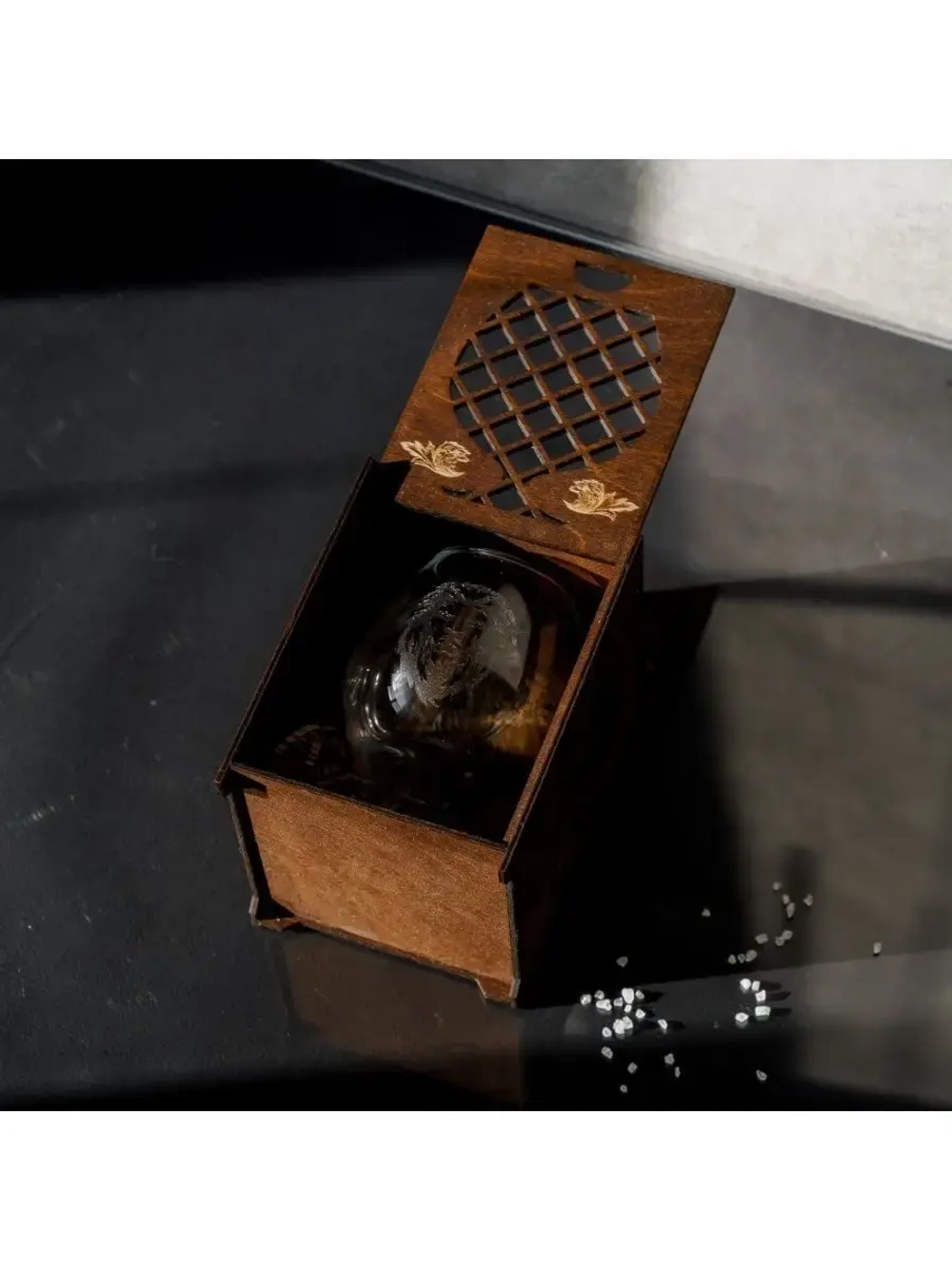 Бокал с гравировкой в подарочной коробке