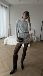 Платье из трикотажа с драпировками серый меланж