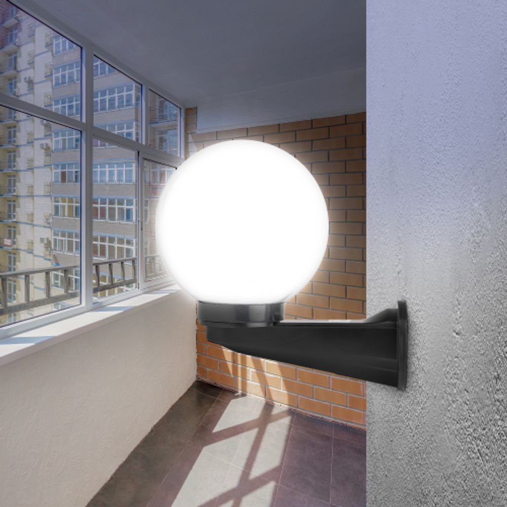 Садово-парковый светильник ЭРА НБУ 01-60-201 шар опаловый настенный IP44 Е27 max60Вт d200mm