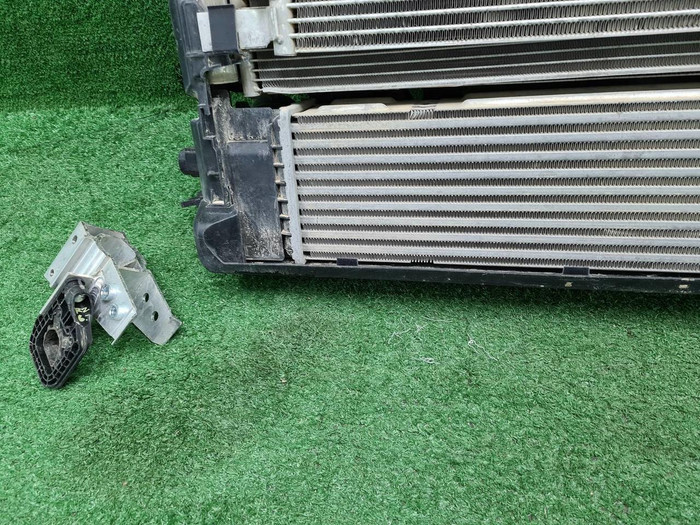 Кассета радиаторов BMW 3er G20 (2018-н.в.)