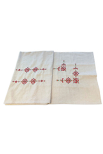 Скатерть столовая с вышивкой