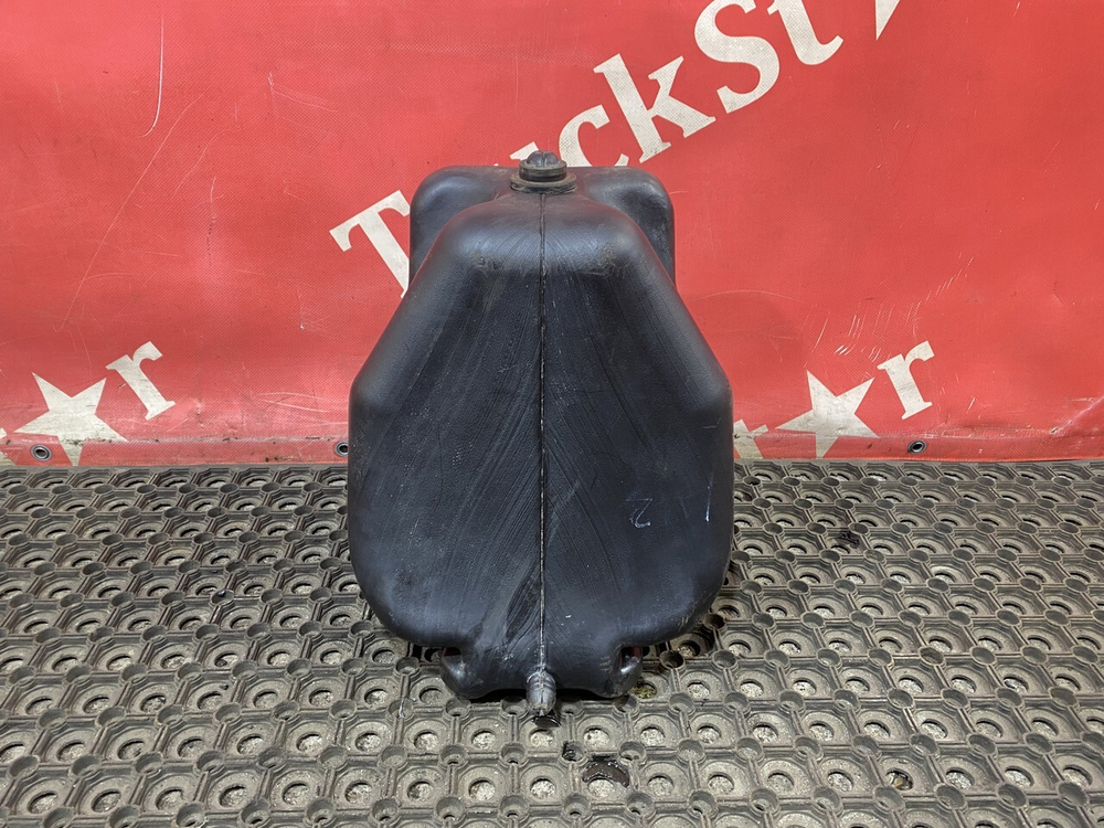 Бачок омывателя лобового стекла 2019г