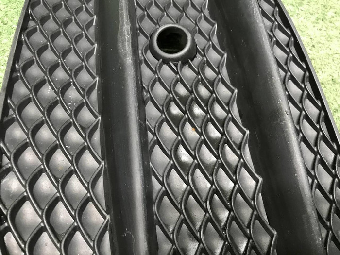 Решетка перед. бампера Mercedes E W213 (16-21) AMG