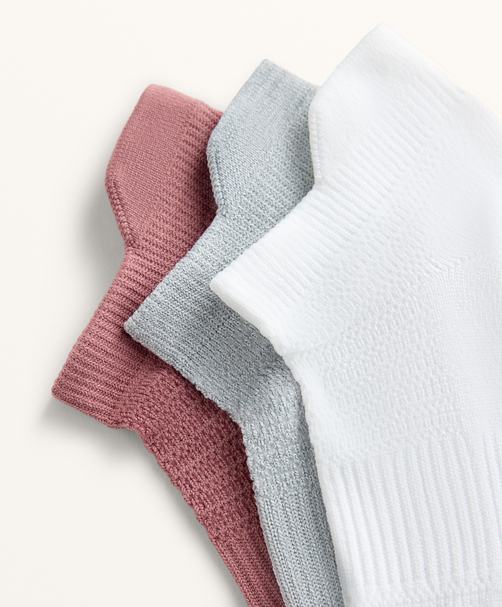 OYSHO Набор из трех пар носко вдля кроссовок с язычком из полиамидной смеси, бледно-розовый