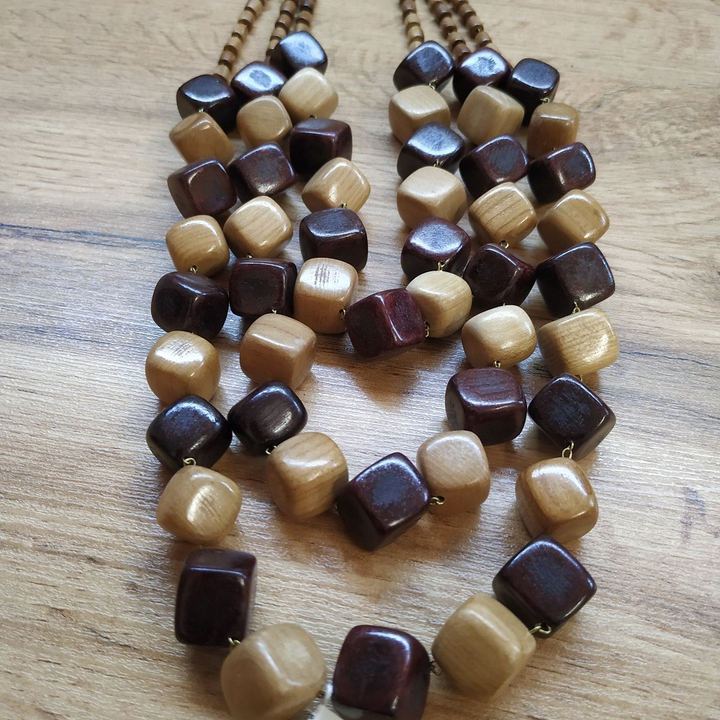 Колье Кубики, 3 нити, дерево, цвет коричневый, молочный, 54 см