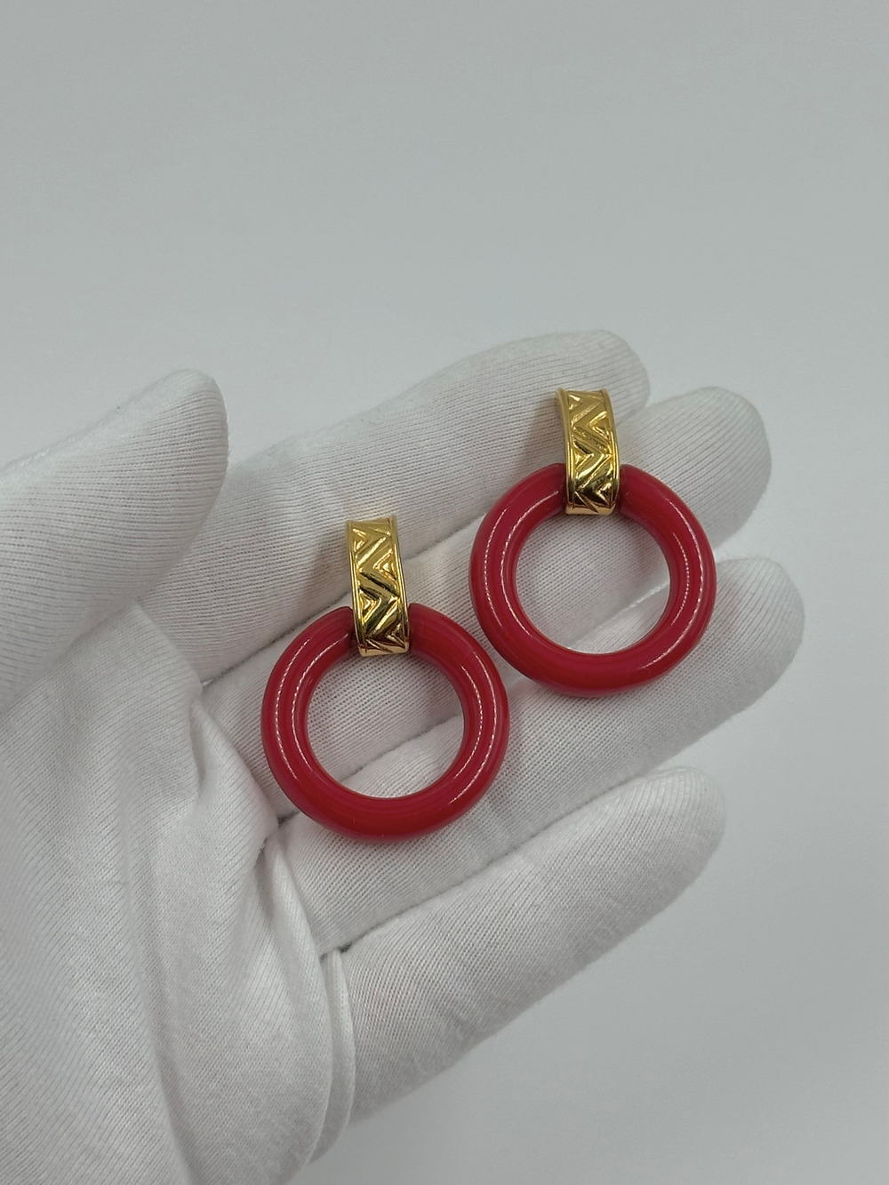 Серьги с красным пластиком Monet