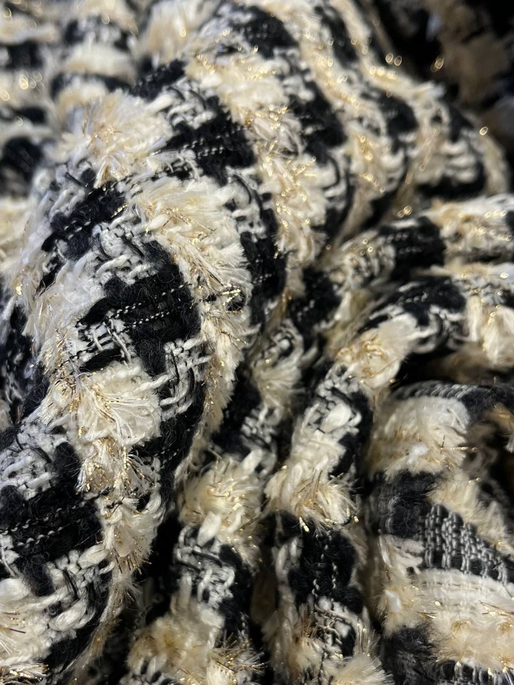 Твид шерсть с вискозой, хлопком, п/э и люрексом черно-белая клетка с бежевыми полосками