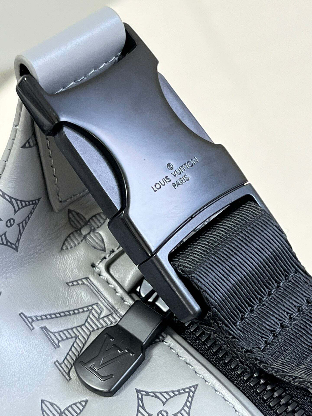 Louis Vuitton Discovery Bumbag