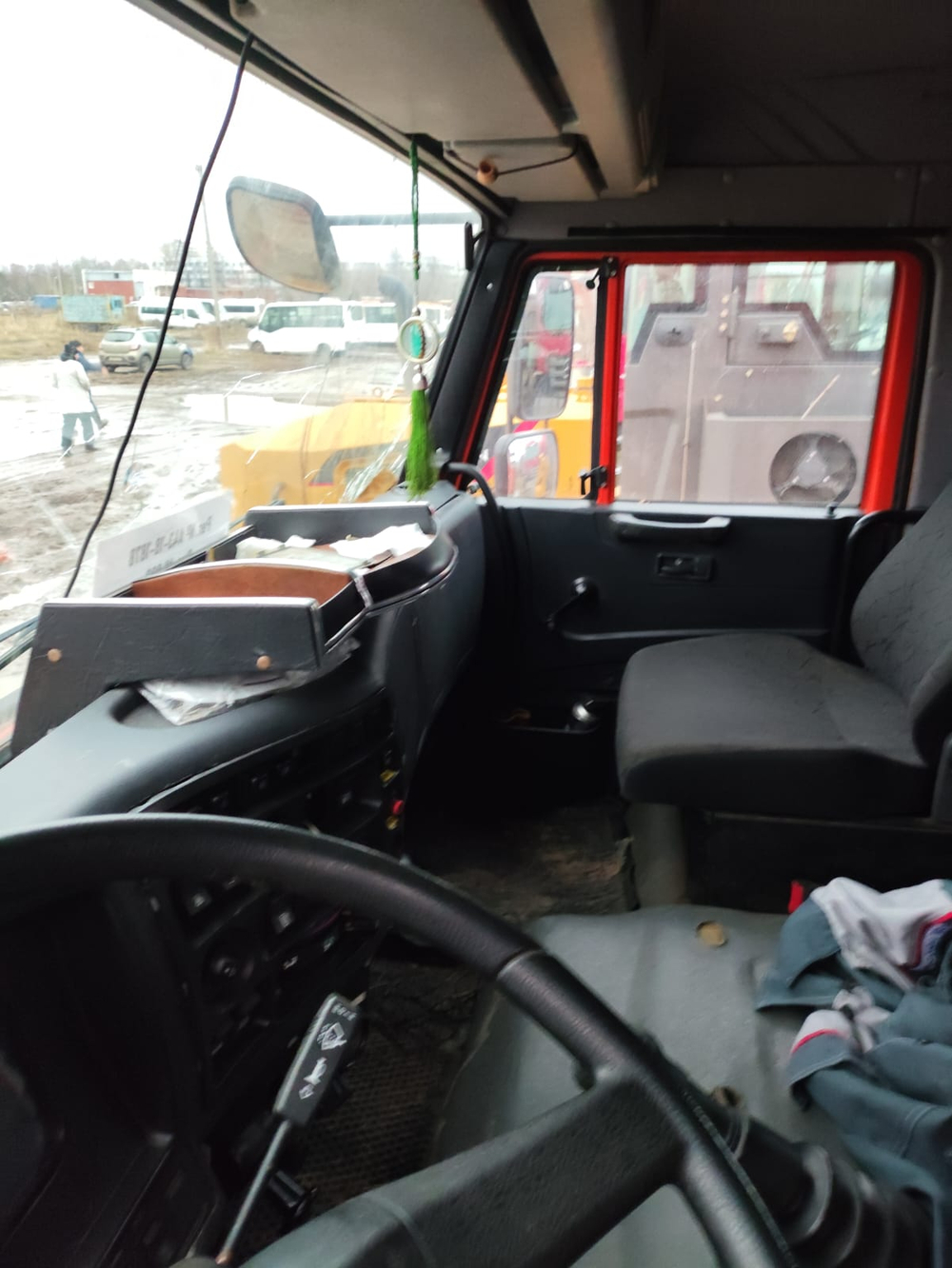 КамАЗ 43118 6x6 Бортовой с КМУ 41K00G-LA (Дизельный, 11,8 л, 300 л.с., МТ)
