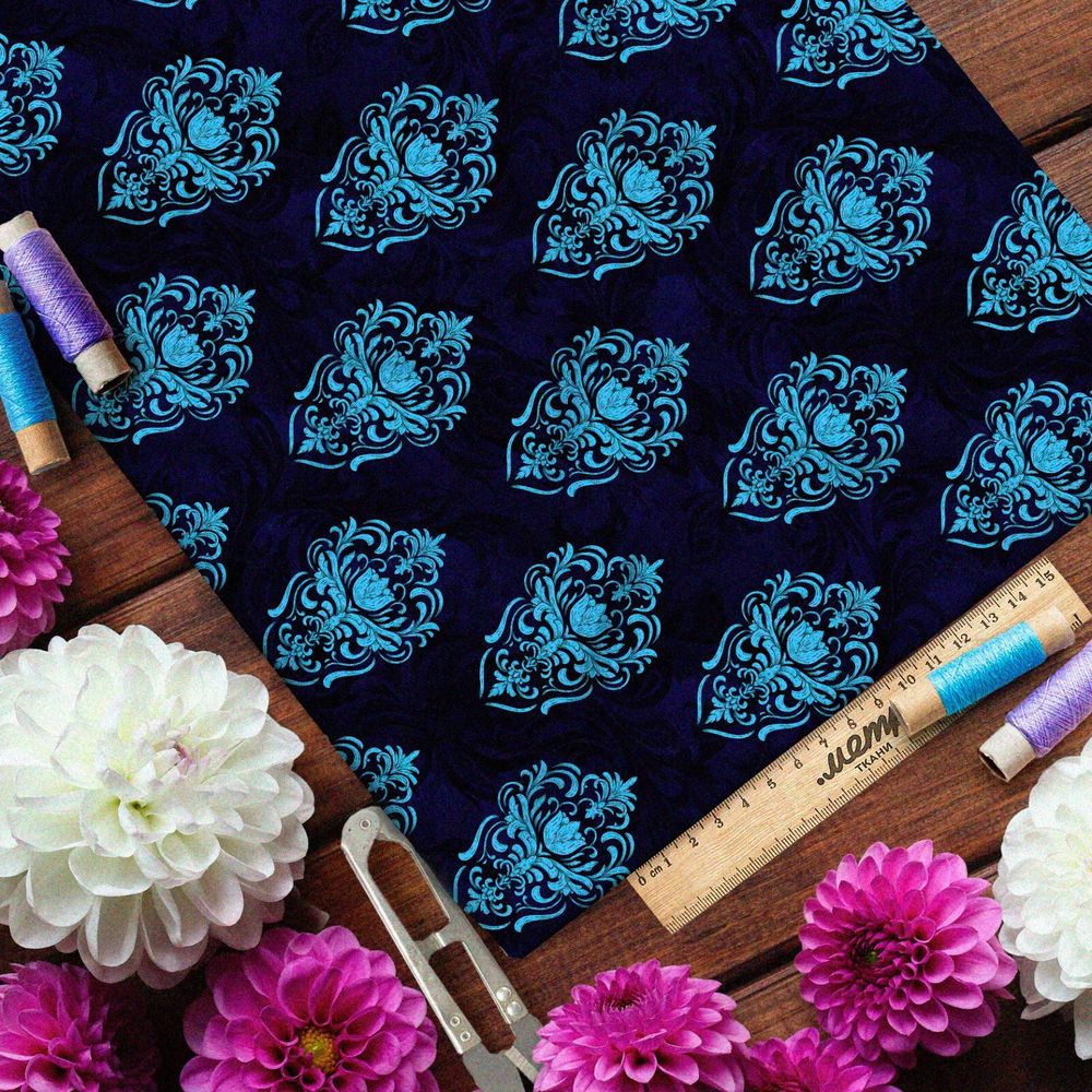 Ткань габардин симметричный голубой узор на синем фоне