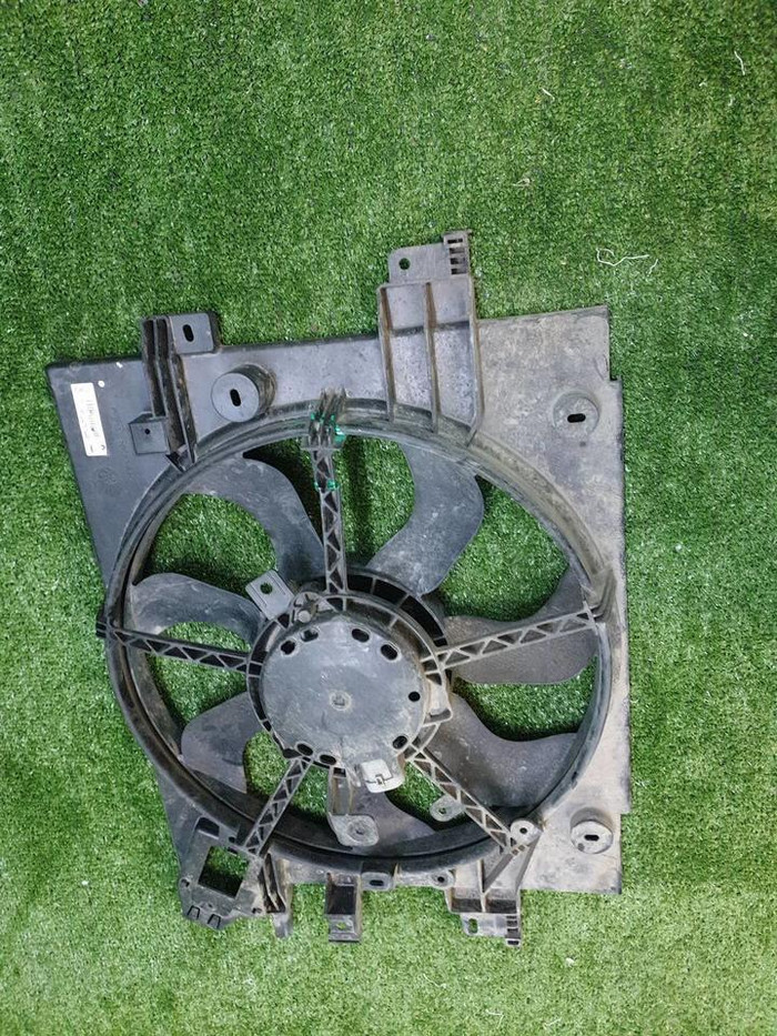 Диффузор с вентилятором Renault Logan 2 (2014-2022)