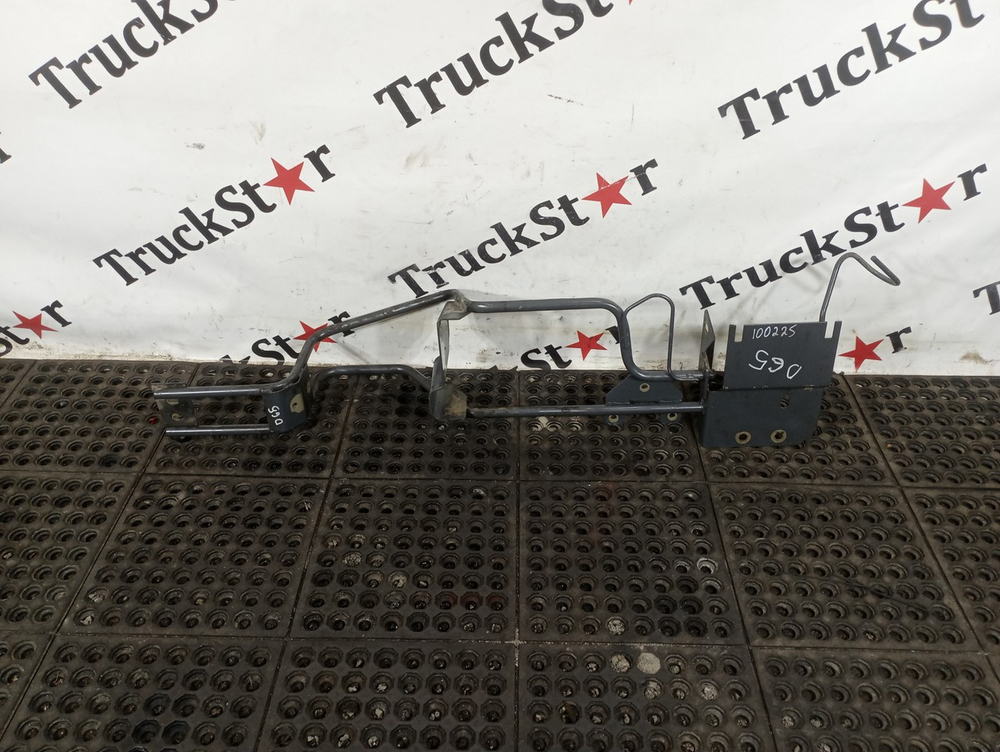 Кронштейн кранов