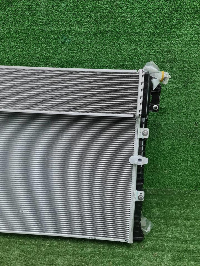 Кассета радиаторов Hongqi E-HS9 (2020-н.в.)