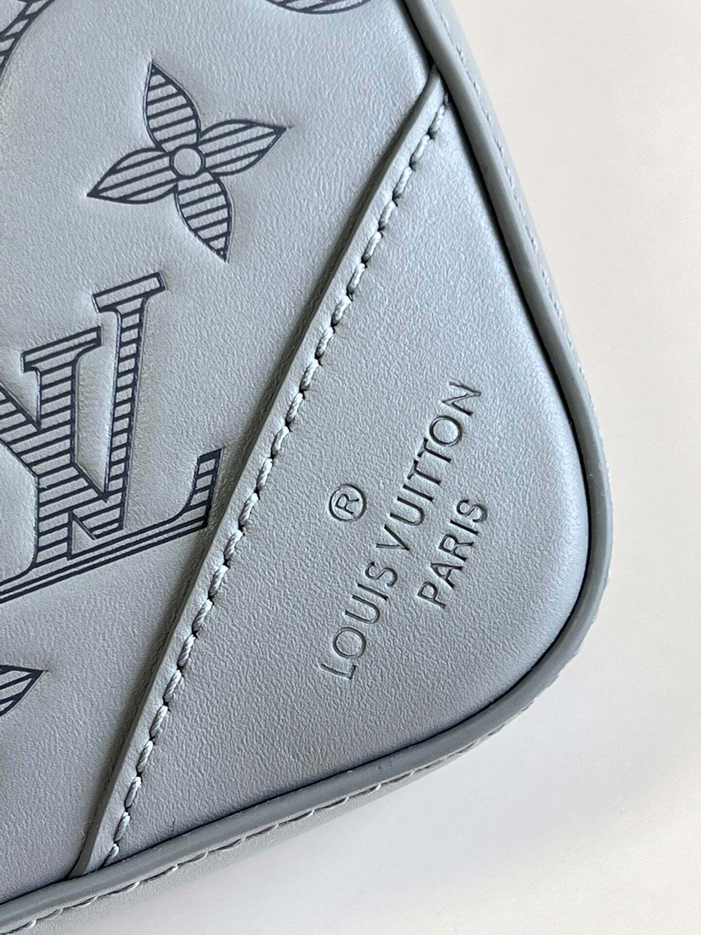 Louis Vuitton Duo Messenger