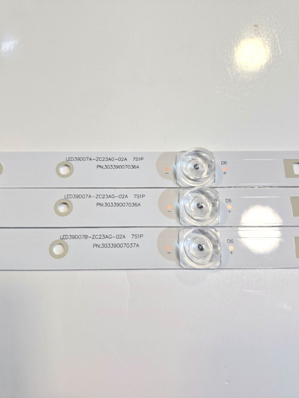 LED39D07A /B-ZV23AG-02 30339007036 НОВАЯ LED-подсветка телевизора Doffler 40EF46 (комплект 3 шт. )