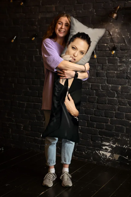 Дакимакура Анджелина Джоли