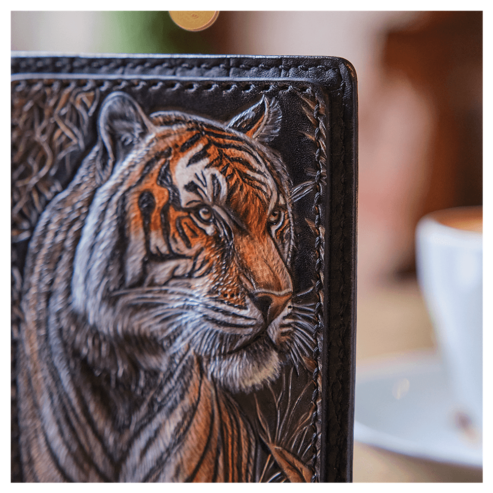 Кожаная обложка на паспорт «Тигр»