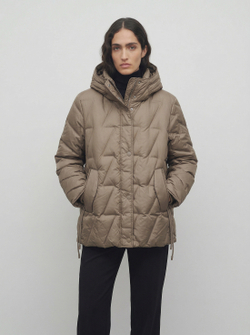Легкая пуховая куртка на кнопках