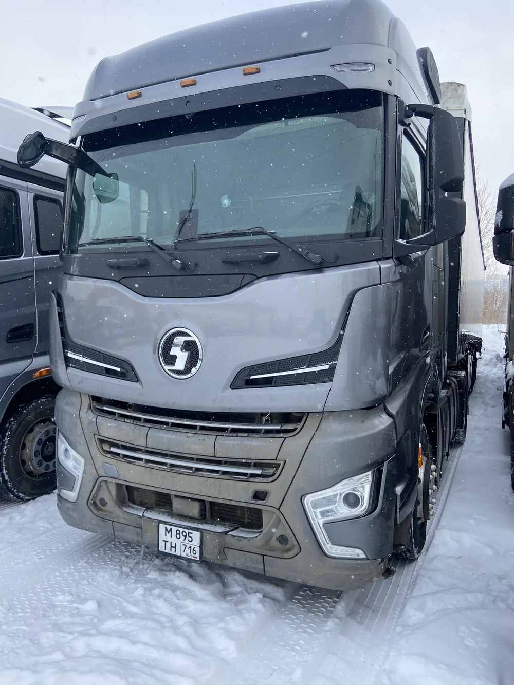 Shacman (Shaanxi) SX* 4x2 Седельный тягач SX4188YY381 (Дизельный, 12,5 л, 473 л.с., МТ)