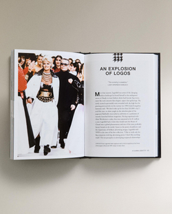 The Little Book of Chanel by Lagerfeld. Иллюстрированная книга об эпохе Лагерфельда в Chanel (на английском языке)