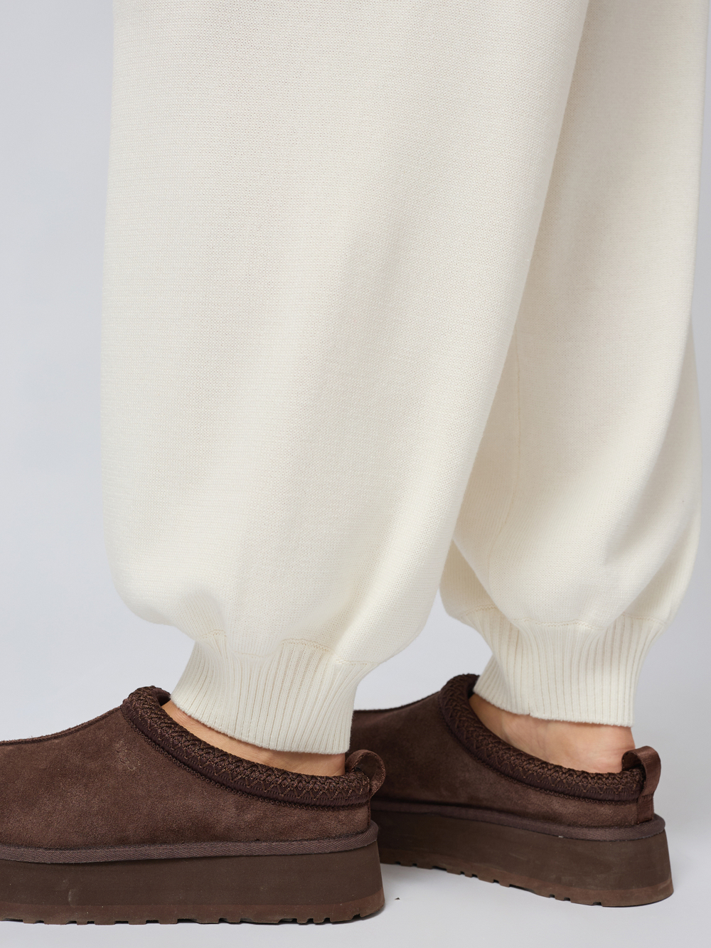 Джемпер вязаный с v-вырезом