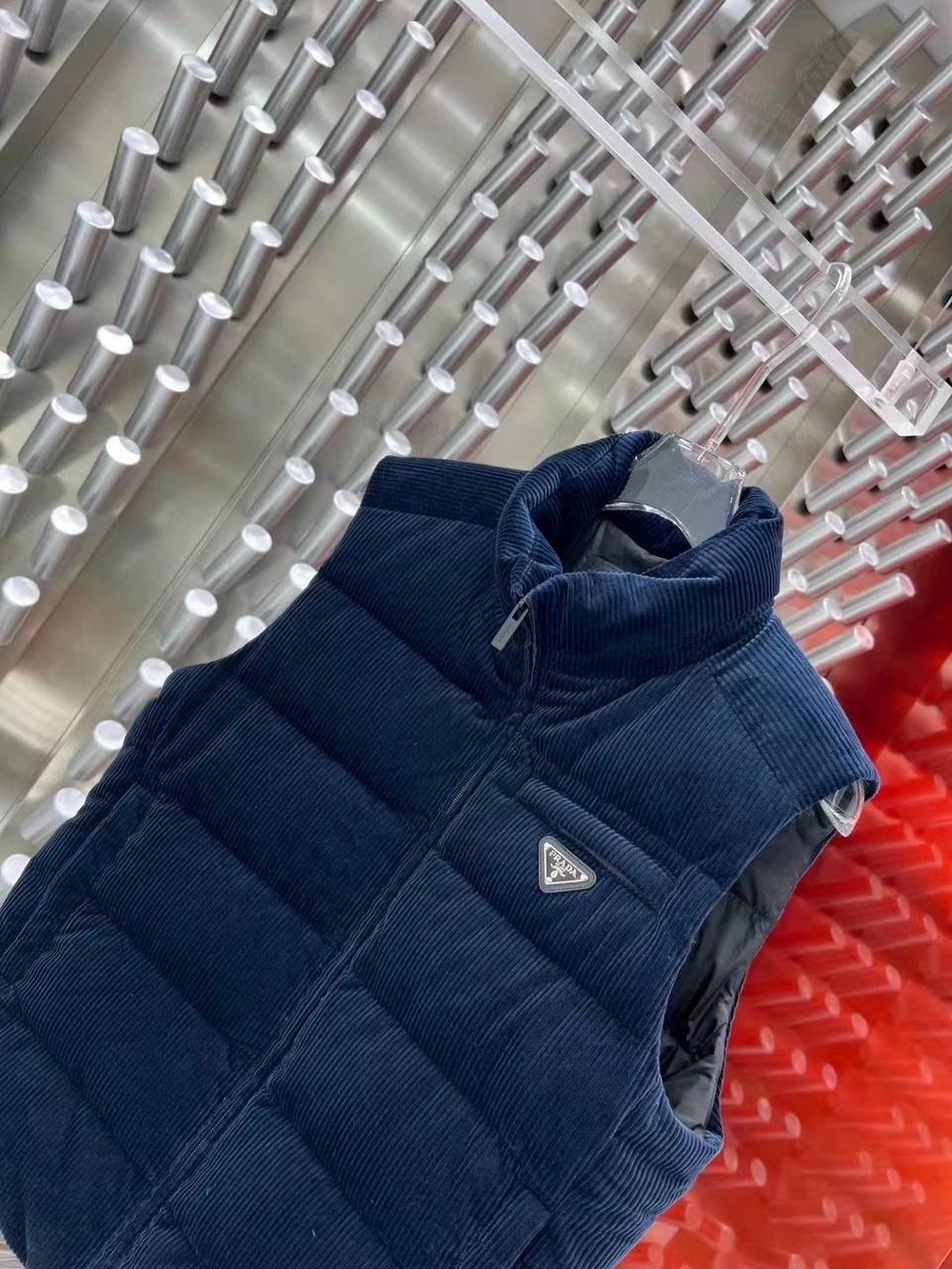 Пуховый жилет Prada