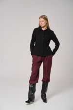 Брюки с поясом на резинке бордовые