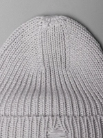 Шапка женская на осень рваная