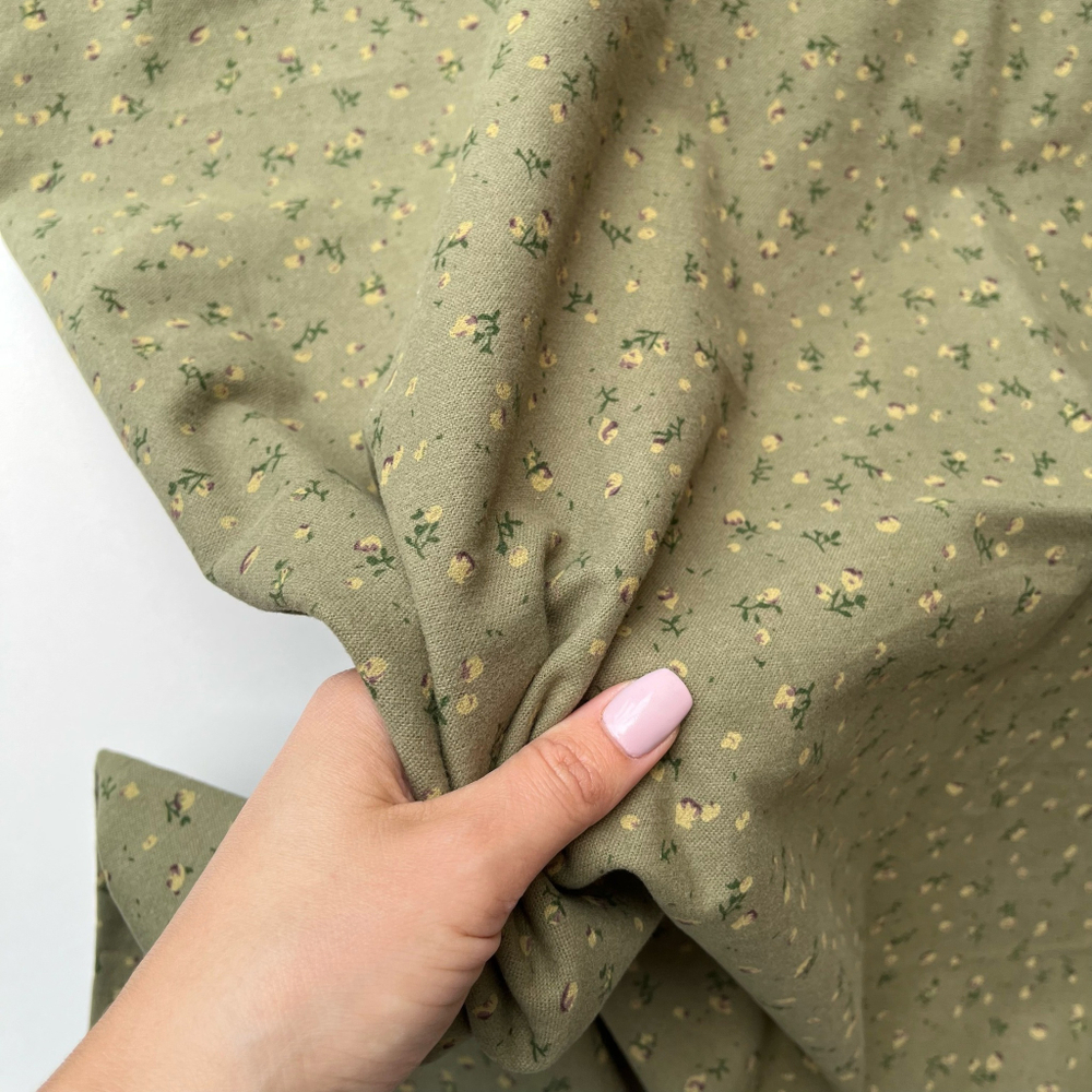 Фланель Желуди на оливковом фоне