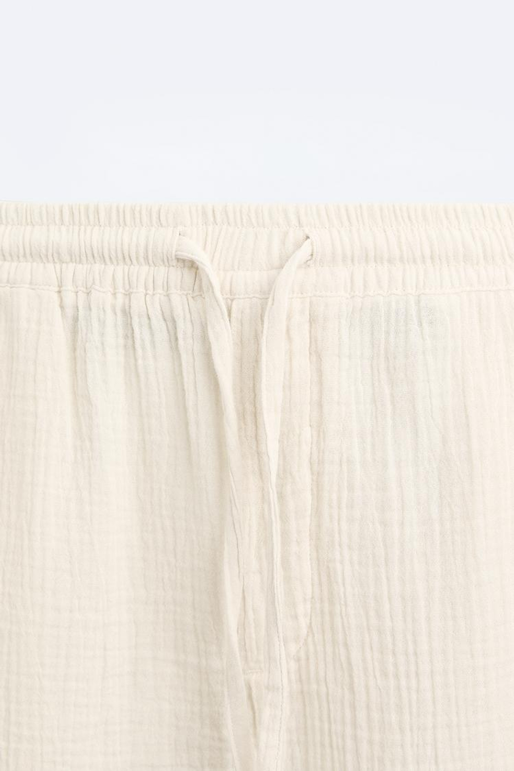 ZARA ШОРТЫ ИЗ ЖАТОЙ ТКАНИ, БЕЖЕВЫЙ