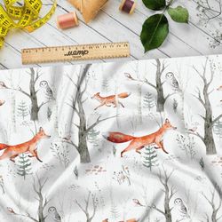 Ткань флис грациозная лисица между деревьями