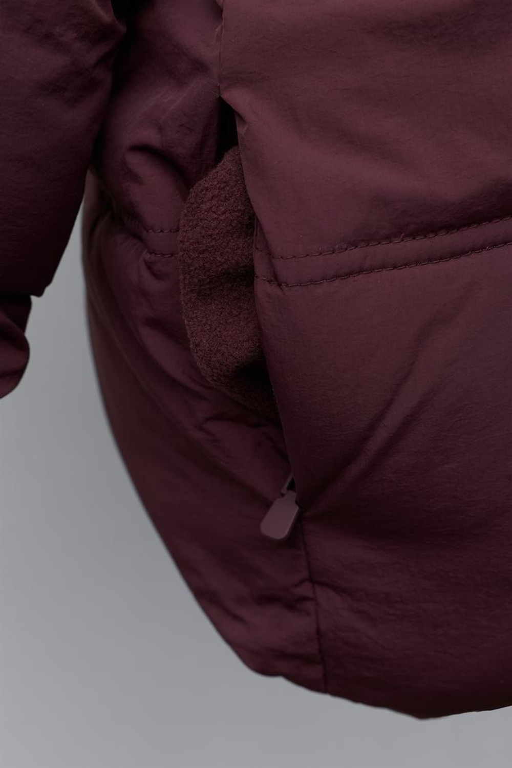 ZARA СТЕГАНАЯ КУРТКА С КАПЮШОНОМ WATER REPELLENT, БОРДОВЫЙ