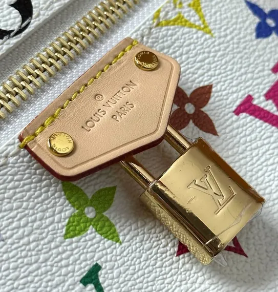 Сумка Louis Vuitton Vanity Chain, белый