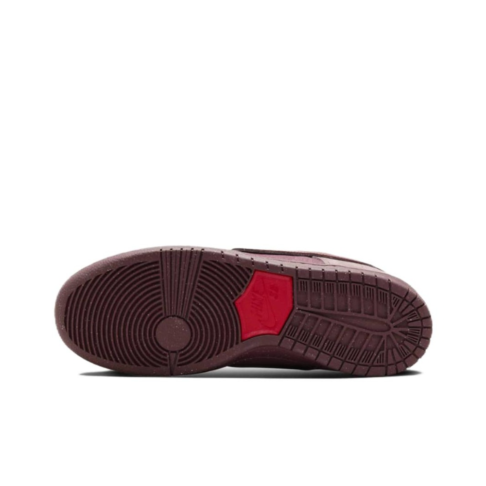Кроссовки Nike Dunk Low Premium SB 'City of Love Collection ‑ Burgundy Crush' FN0619‑600