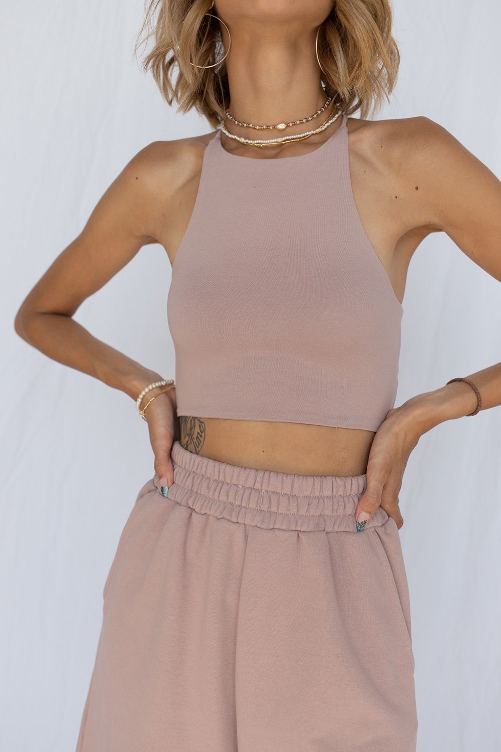 Топ с завязками сзади цвета розовое латте